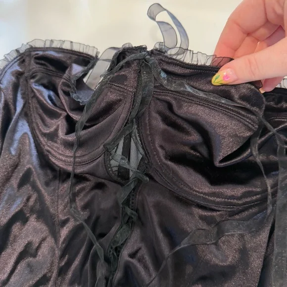 Dolls Kill X Tricks N’ Treatz Bounty Hunter Babe Costume Bodysuit, Size XXL - Picture 7 of 9